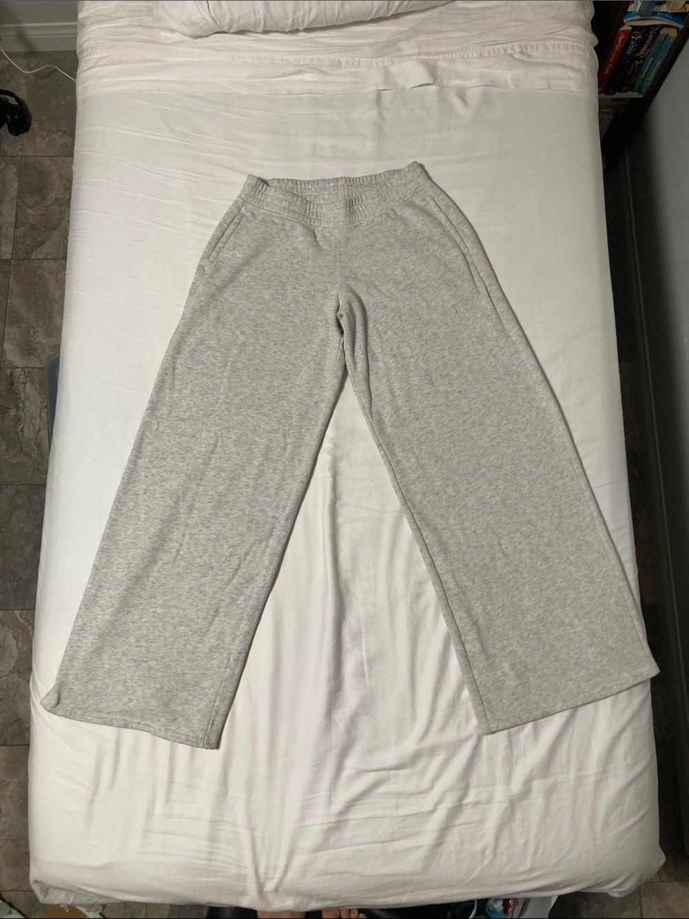 Hollister Women’s Light Gray Wide-Leg Sweatpants